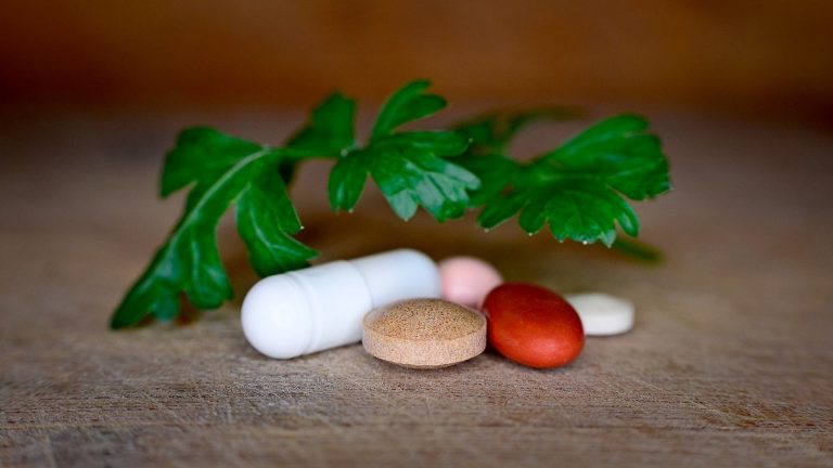Best Multivitamin for Women Top 5